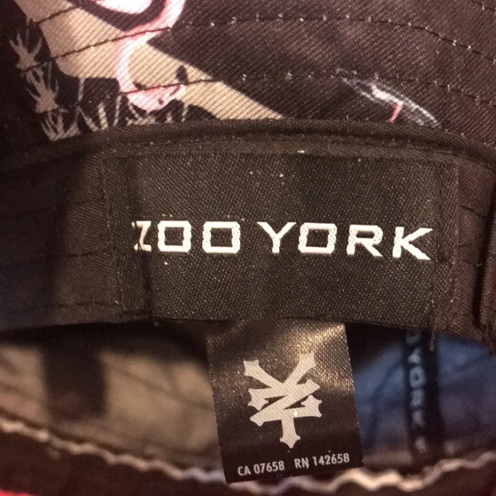 ZOO YORK FLAMINGO PRINT BUCKET HAT